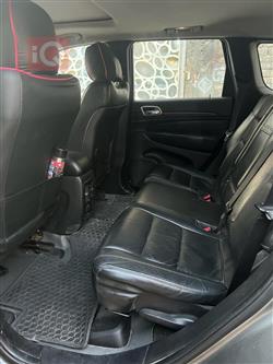 جیپ گراند شیرۆکی